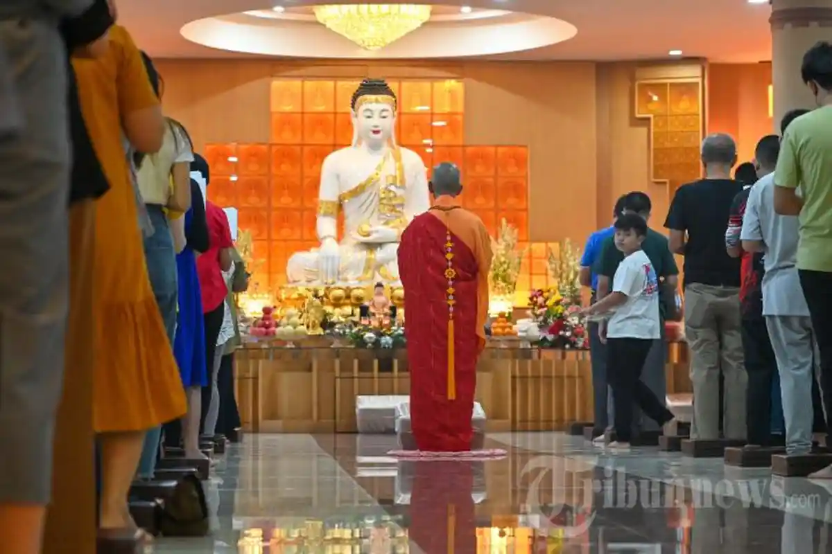 Doa Akhir Tahun Buddha Menyambut Tahun Baru 2025, Doa  Keselamatan dan Perlindungan Sepanjang Tahun