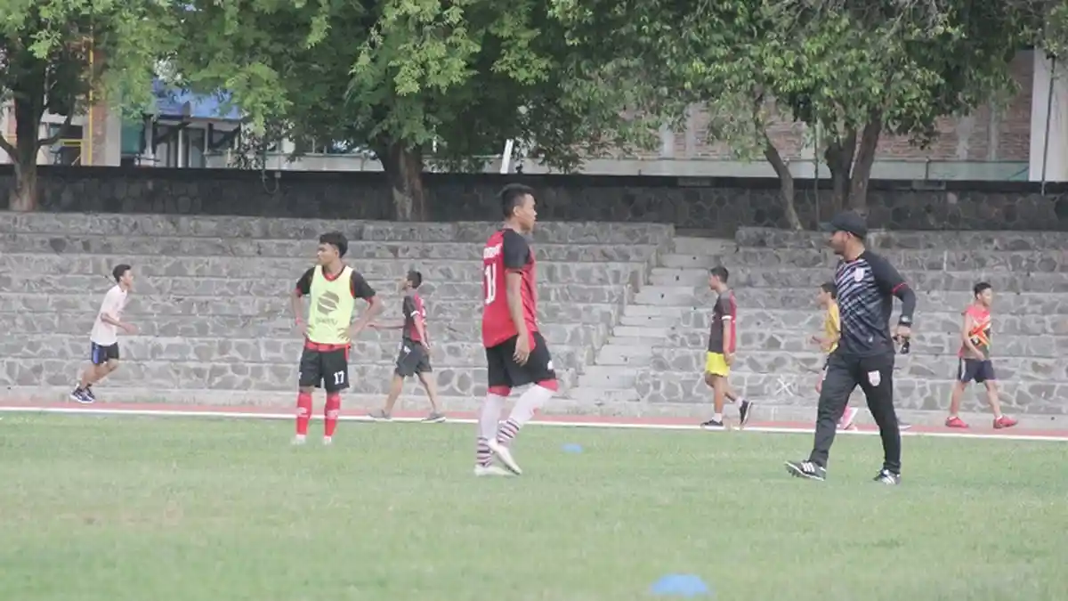 Dua Kali Mangkir Latihan dan Buat Status Perpisahan, Pertanda Slamet Budiono Pamit dari Persis Solo?