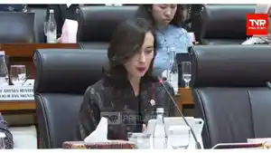 Widiyanti-Putri-Wardhana-menjelaskan-dampak-perang-di-Timur-Tenga.jpg