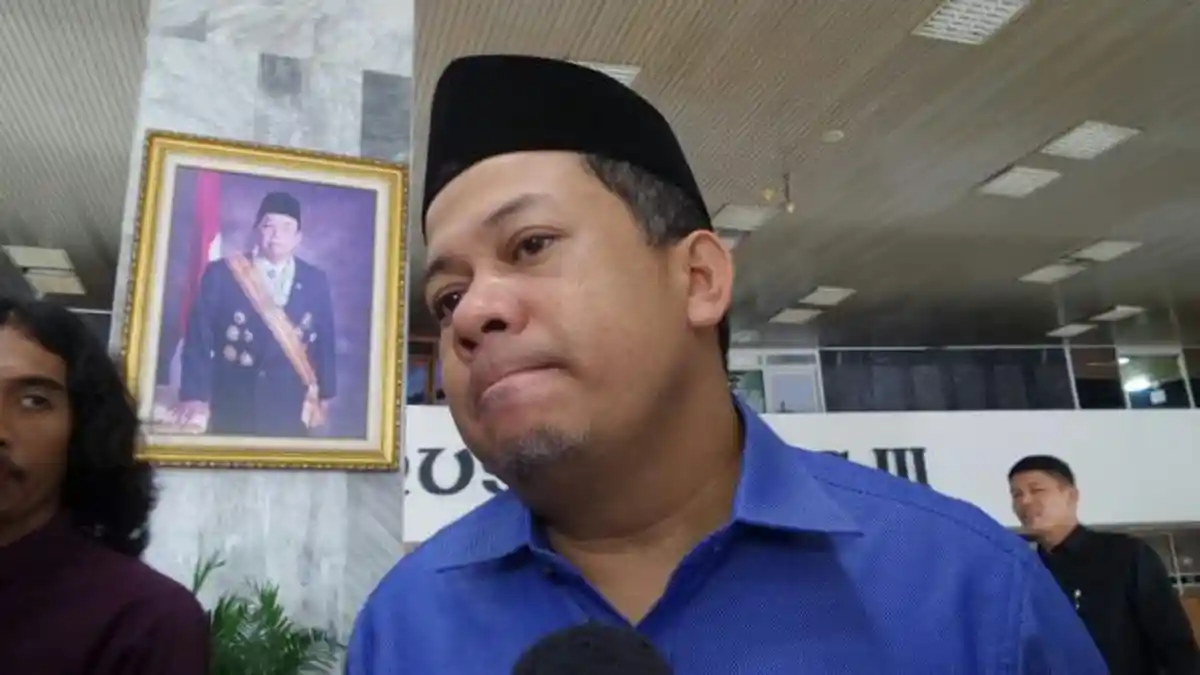 Tidak Bisa Hadir di Pernikahan Putri Jokowi, Fahri Hamzah Cuma Kirim Bunga