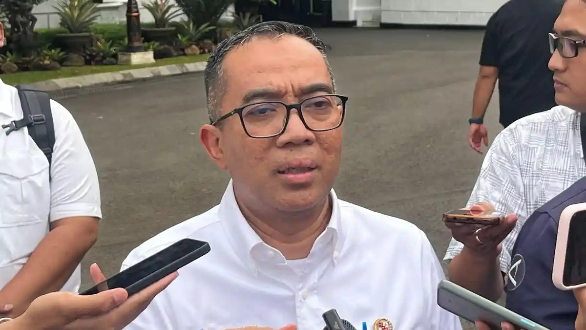 Mendikti Saintek Bakal Mobilisasi Guru Besar Garap Proyek Giant Sea Wall