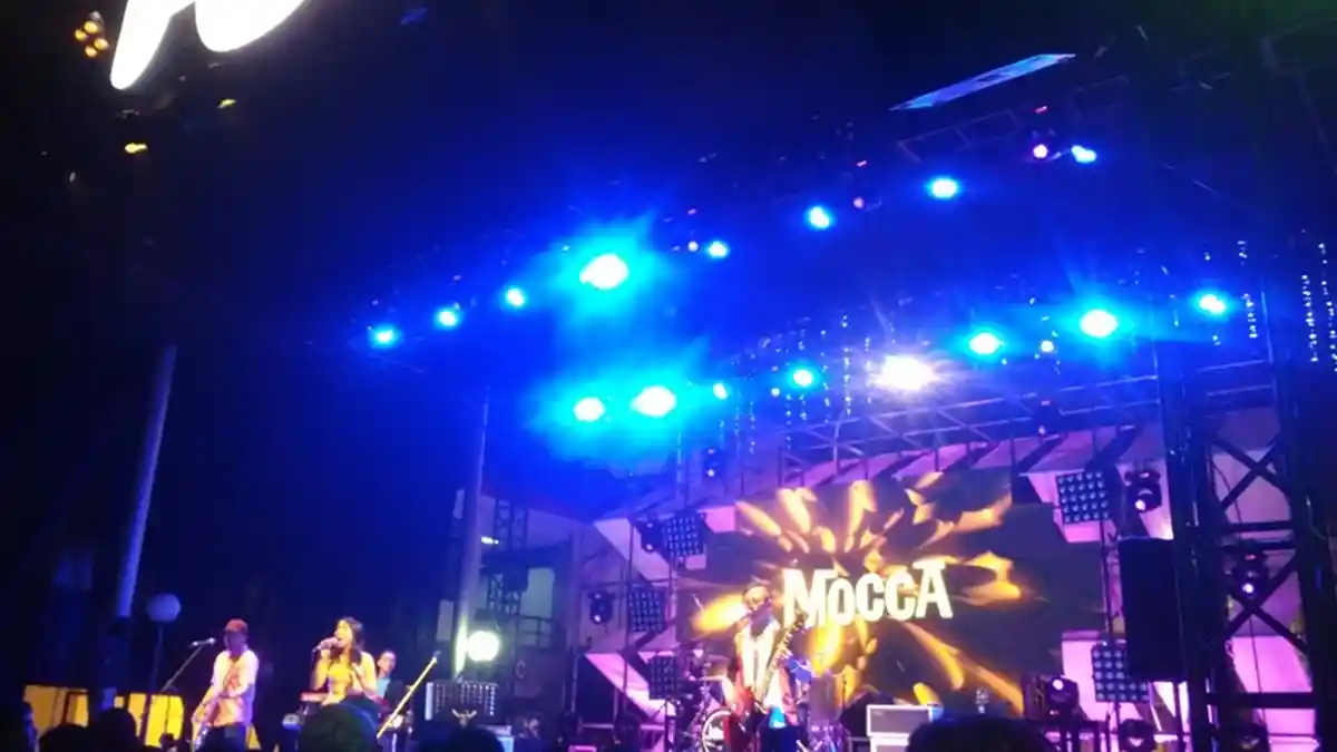 Happy Sweet Seventeen! Mocca Rayakan Ulang Tahun ke 17 di Synchronize Fest 2016
