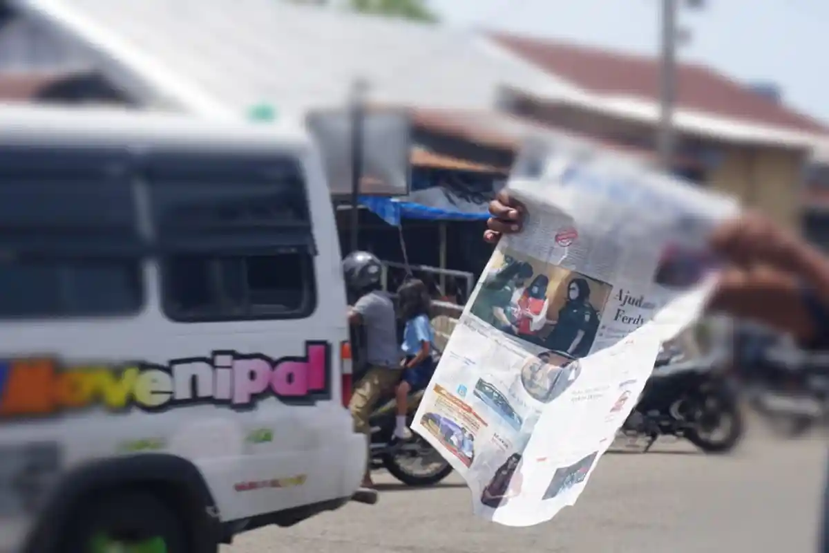 Loper di Maumere NTT Ragu Teriakkan Sambo, Warga Buru Koran Berita Sidang Ferdy Sambo Cs