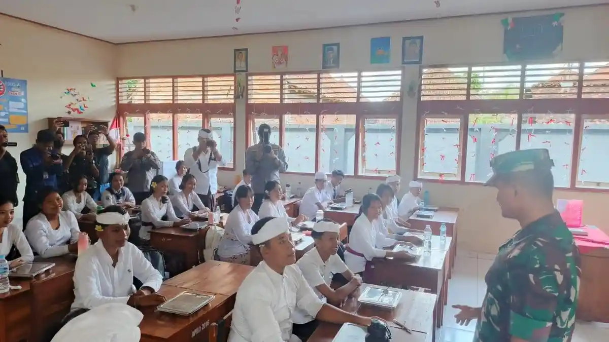 Terkejut MBG Sudah Jalan Seminggu, Pangdam IX/Udayana Cek Program MBG di Jembrana