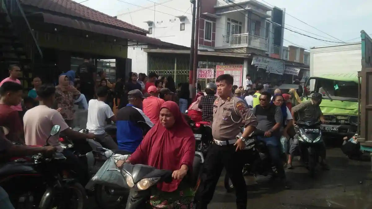 Sat Lantas Polres Tanjung Balai, Tanggap Tangani Peristiwa Laka Beruntun Meski di Luar Wilayah Kerja