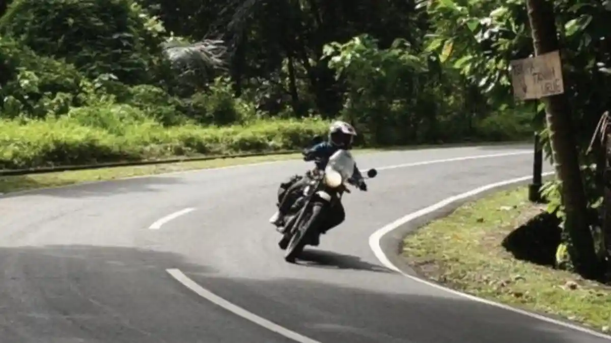 15 Tips Touring Aman Naik Motor  Buat Perempuan