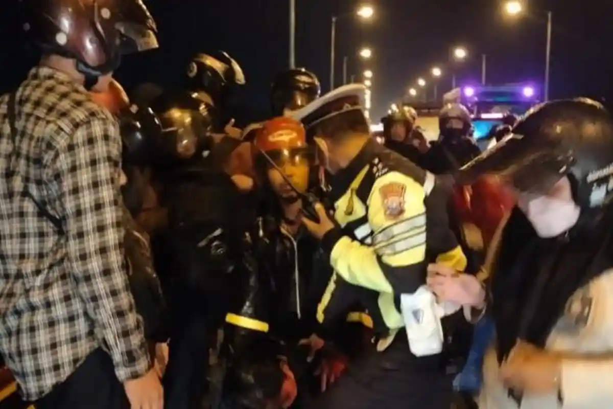 Polisi Gagalkan Percobaan Bunuh Diri Mahasiswi Kampus Malang di Atas Jembatan Semampir Kediri