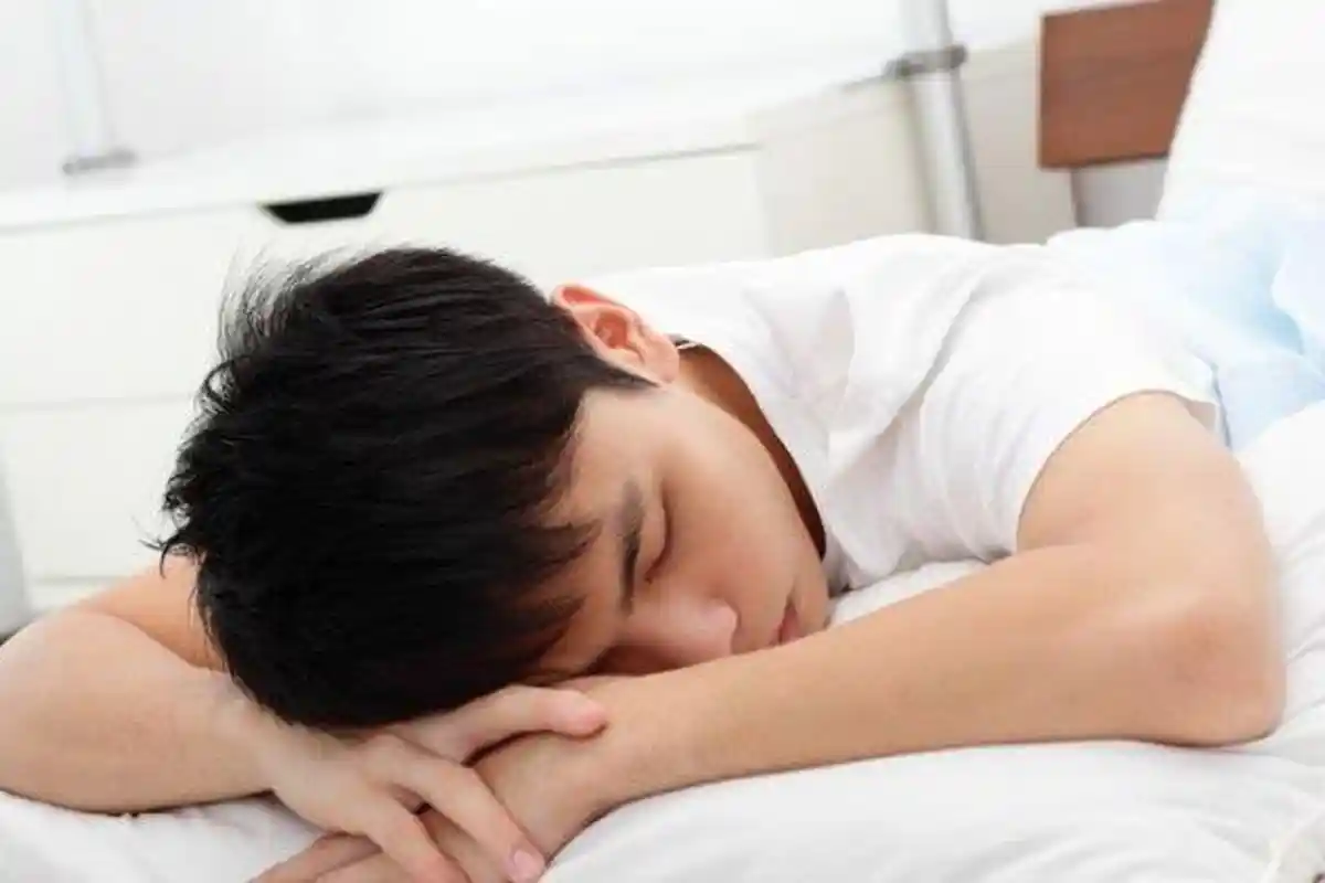 5 Bahaya Kesehatan yang Mengintai bila Kamu Tidur setelah Sahur, Penyakit Jantung hingga Obesitas