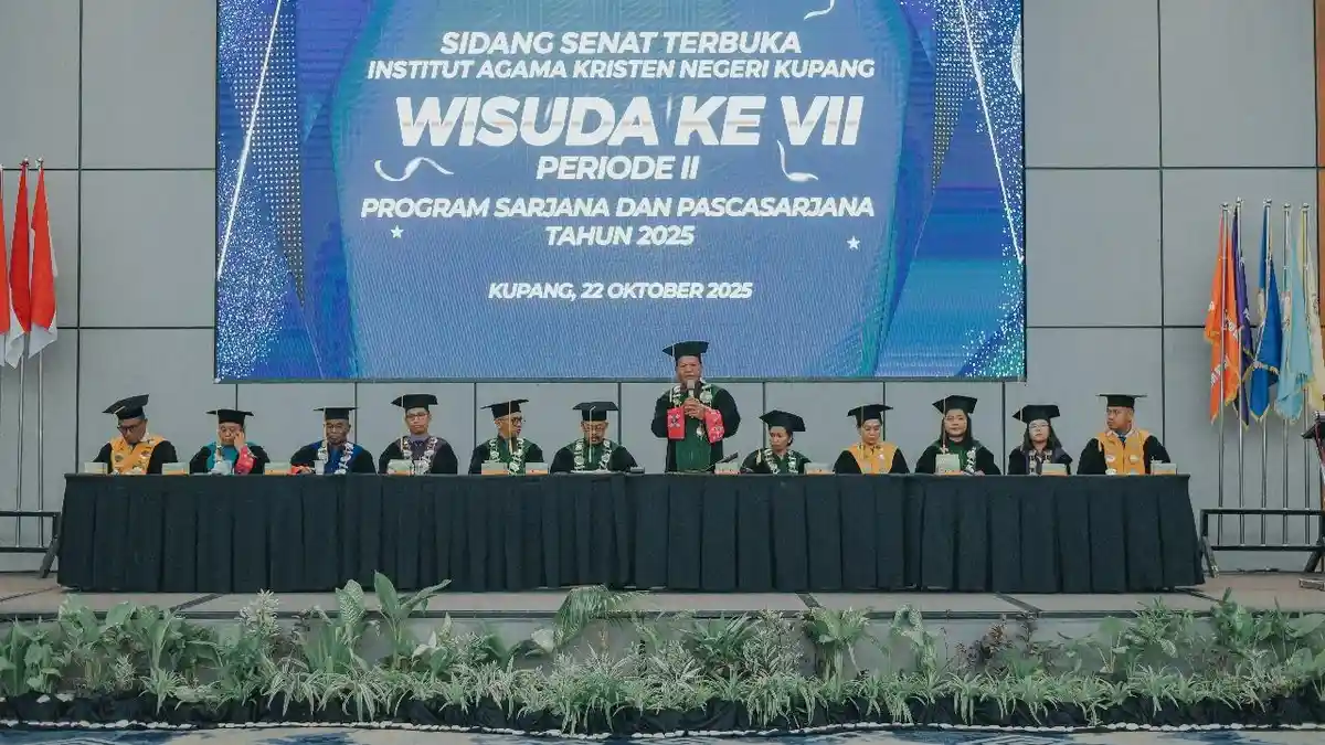 Wisuda ke-VII IAKN Kupang, 359 Lulusan Mendapat Pesan Gubernur NTT Agar Jadi Pemimpin Cerdas