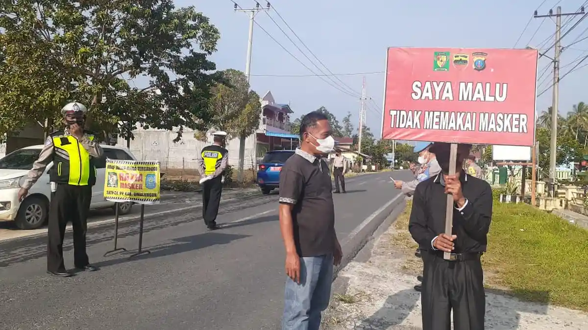Kapolsek Tanah Jawa Turun Langsung Pelaksanaan Operasi Yustisi
