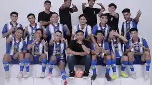 Football-Club-Hecking-pose-bersama.jpg