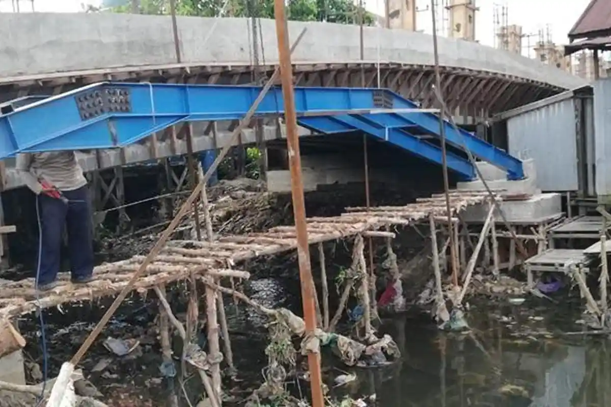 Koneksi Pipa PT AM Bandarmasih di Jembatan Mantuil 01, Distribusi Air Berhenti Selama 4 Jam