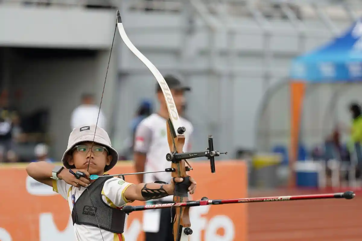 Keanu Atasi Keraguan, Bawa Pulang Gelar Juara Turnamen Panahan KU 15 Tahun