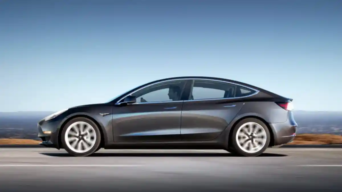 Inilah Tesla Model 3, Mobil Listrik Termurah yang Dijual di Indonesia