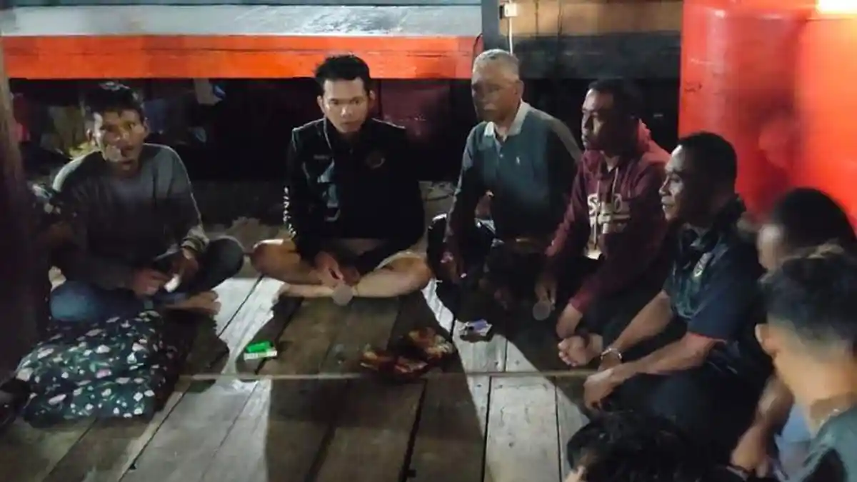 Diterjang Cuaca Buruk, KM King Bermuatan Kopra Karam di Perairan Padang Tikar Kubu Raya