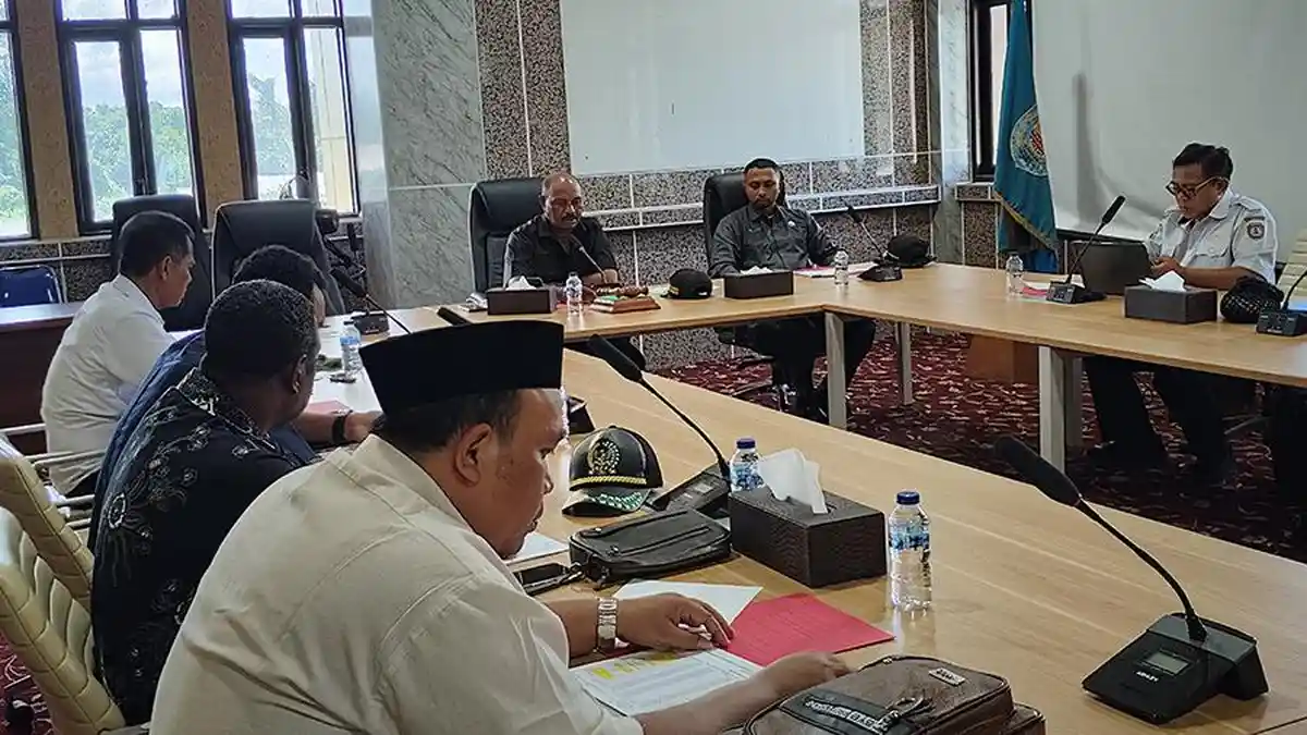 DPRK Teluk Bintuni Minta BKAD Jelaskan Kendala Pembayaran BBM Lisdes PLTD