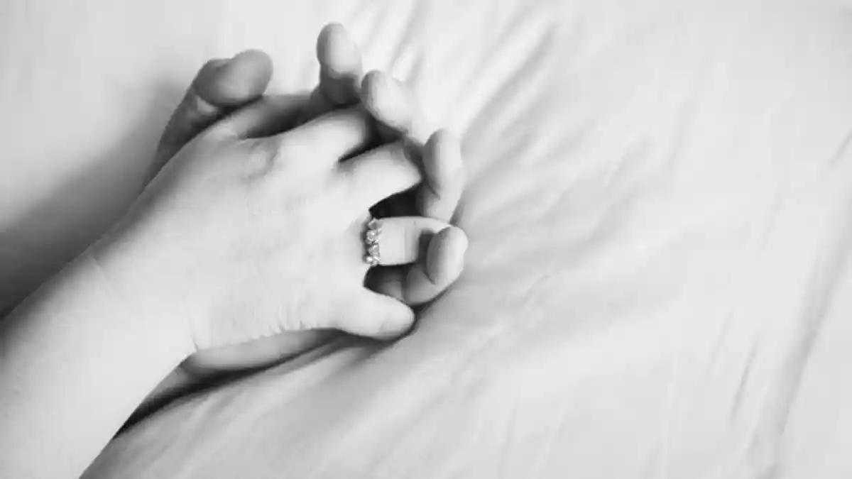 Istri Pulang Kerja Lebih Awal, Bapak di Lumajang Kepergok Rudapaksa Anak Tiri di Ruang Tamu