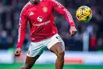 Patrick-Dorgu-memenangkan-dua-penalti-dan-menyebabkan-kartu-merah-untuk-Manchester-United.jpg