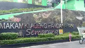 Makam-Ki-Ageng-Pandanaran-di-Jalanmarang.jpg