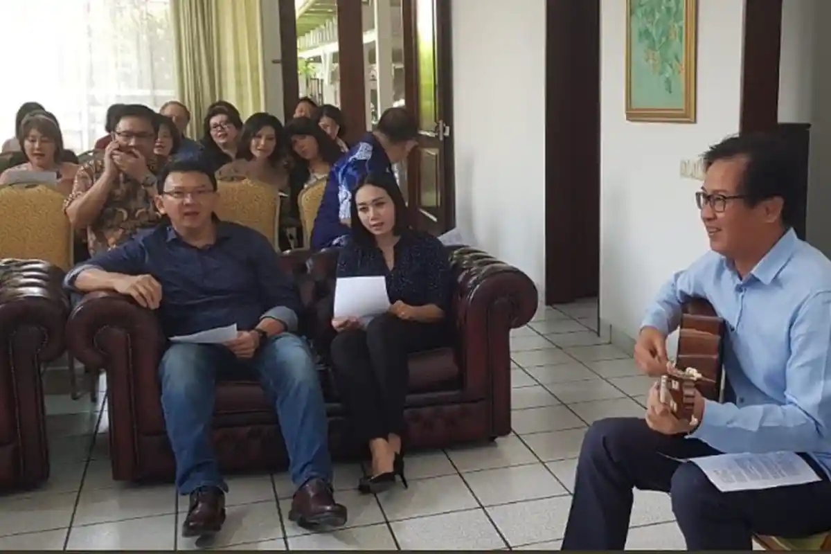 AHOK DAN WANITA DIDUGA BRIPDA PUPUT DUDUK BERSANDING, Ada Fifi Lety dan Nicholas, Ini Fotonya