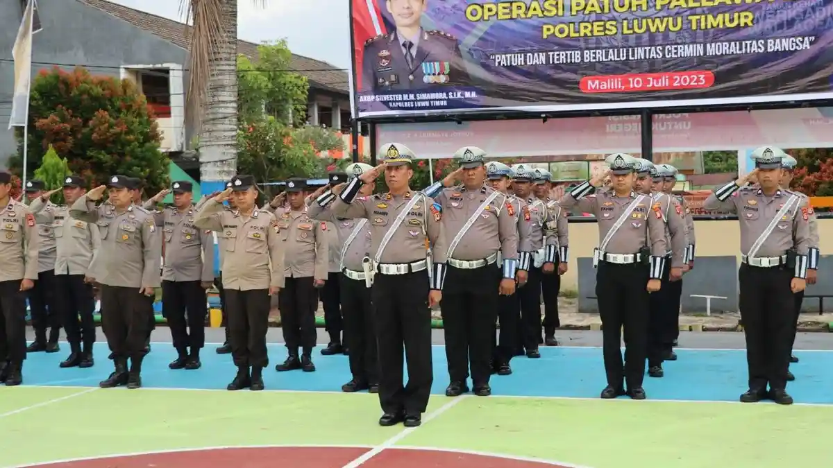 Ugal-ugalan di Hadapan Polisi Bisa Ditilang, Polres Luwu Timur Ingatkan Pengendara Hati-hati
