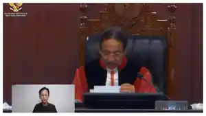 Ketua-MK-Suhartoyo-pada-saat-pembacaan-putusan-untuk-sidang-PHPU-Barito-Utara.jpg