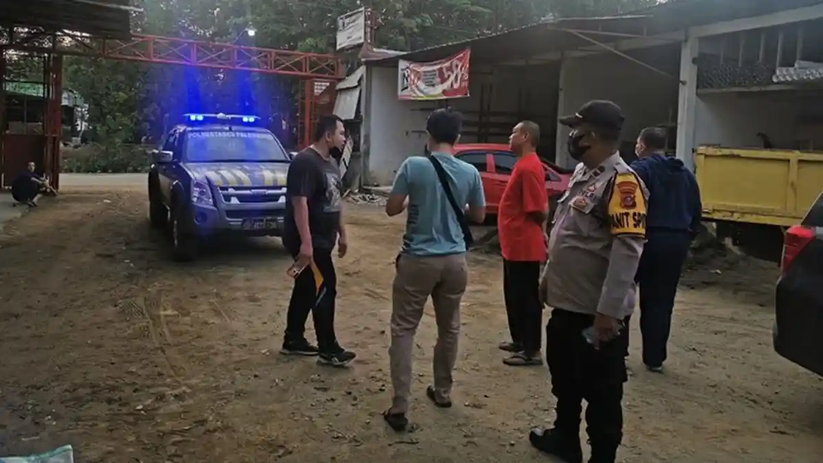 TEREKAM CCTV, Maling Mobil Pick Up di Tanjung Barangan Palembang: Beraksi Dini Hari
