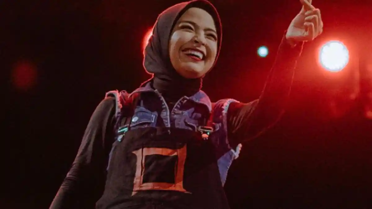 Kondisi Tantri Kotak Jatuh dari Panggung 2 Meter Ditarik Penonton, Sang ...