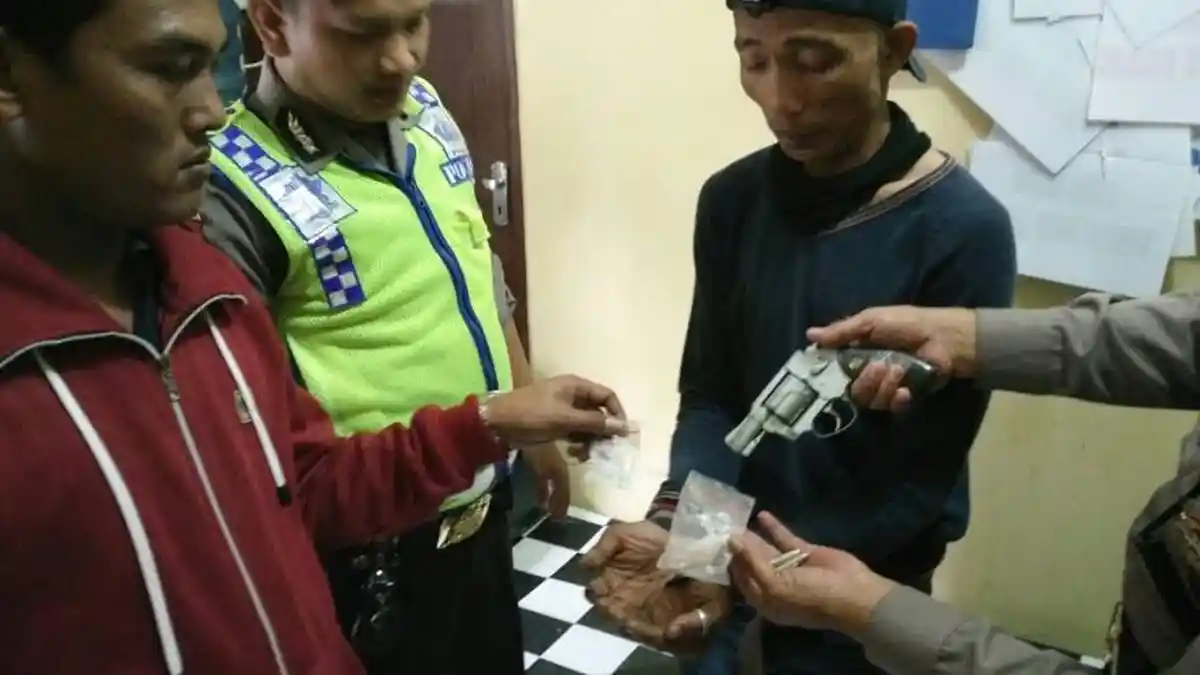 Mabuk Narkoba, Wendi Tidur Kantongi Sabu dan Pistol