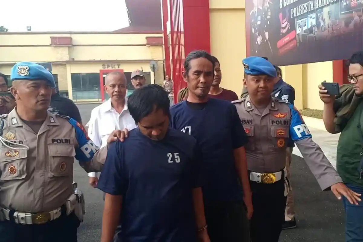 Ini Tampang Pria yang Tantang Polisi hingga Todongkan Pedang, Ngaku Mabuk Ciu, Sadar Sudah di Sel