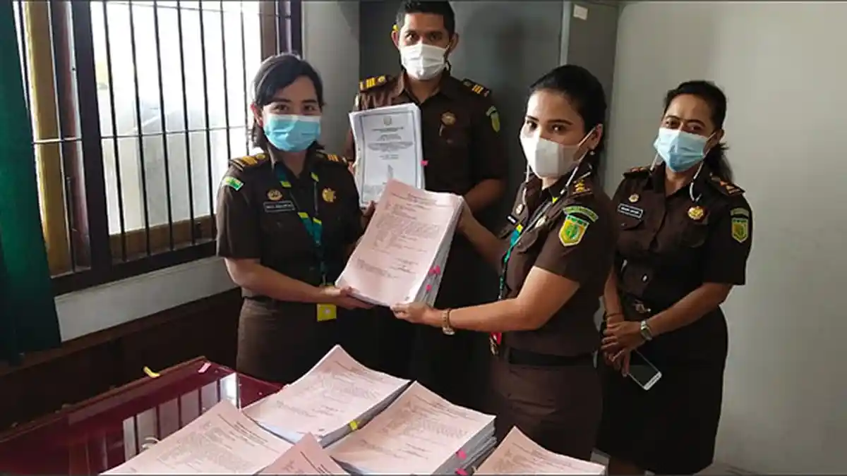UPDATE: Penyidik Serahkan Berkas Perkara Dugaan Mark-up Dana Hibah Pariwisata ke JPU Kejari Buleleng