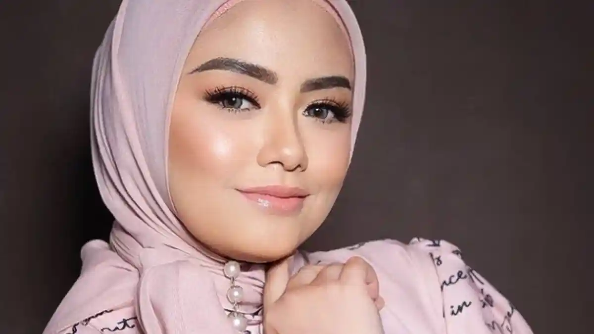 Masih Ingat Tika Ramlan Eks T2? Kini Lebih Fokus Mengurus Keluarga & Punya 2 Bisnis Busana Muslim