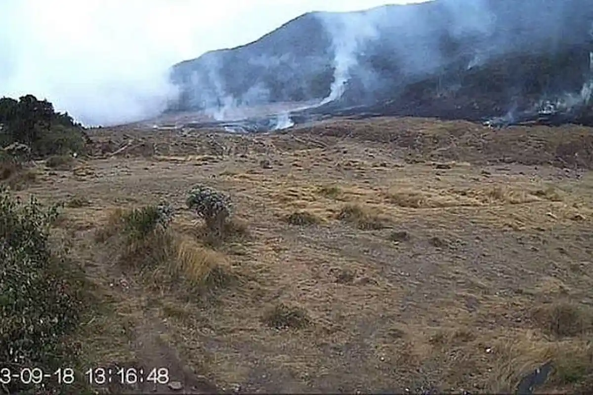 Alun-alun Surya Kencana Gunung Gede yang Mirip di Gunung Bromo Terbakar Tadi Siang, Diketahui CCTV