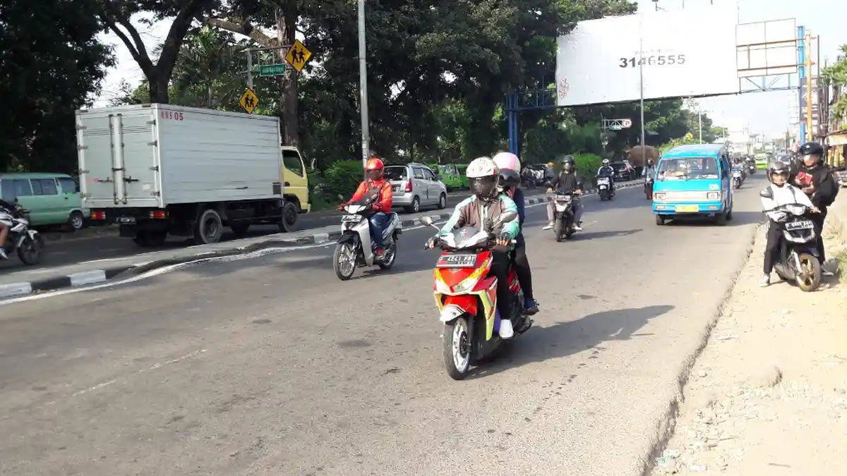 INFO LALU LINTAS : Jalan Raya Jakarta-Bogor Jelang Simpang Sentul Pagi Ini Ramai Lancar