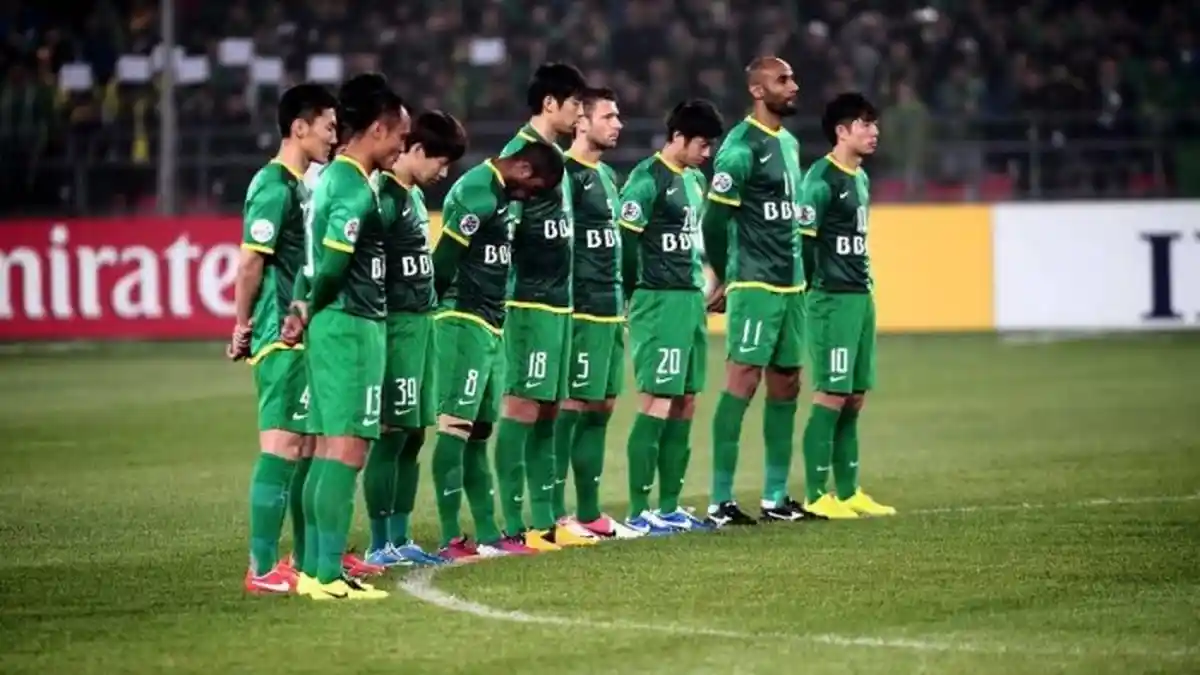 Klub China Ini Pecat Pelatihnya saat Berada di Papan Atas