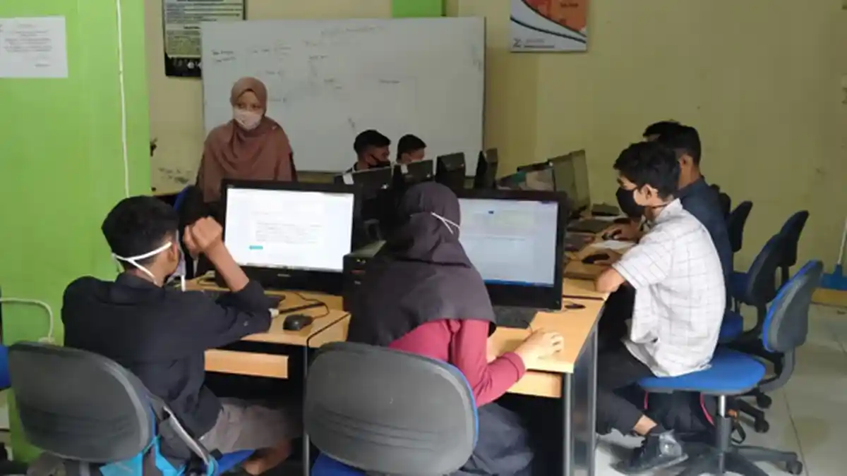 Poltas Gelar Ujian Seleksi Masuk Berbasis CAT bagi Calon Mahasiswa Baru