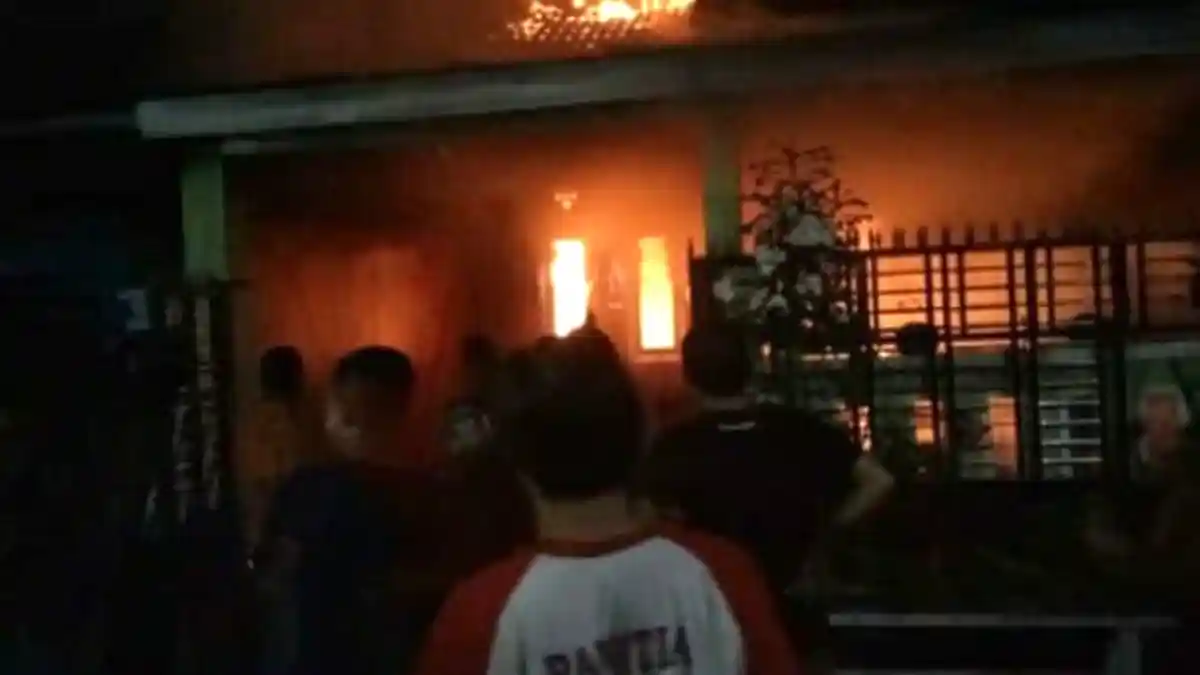 VIRAL Bocah SMP di Sidoarjo Nekat Bakar Rumah Tetangga, Alasannya Curi Uang untuk Top Up Game