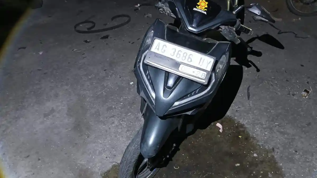 Truk Tak Dikenal Tabrak Motor Vario di Jombang, Pengendara asal Nganjuk Tewas di Lokasi