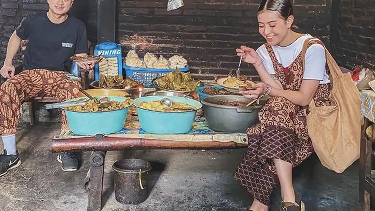 Keromantisan Sabian Tama, Putera Sulung Wishnutama kepada Awkarin