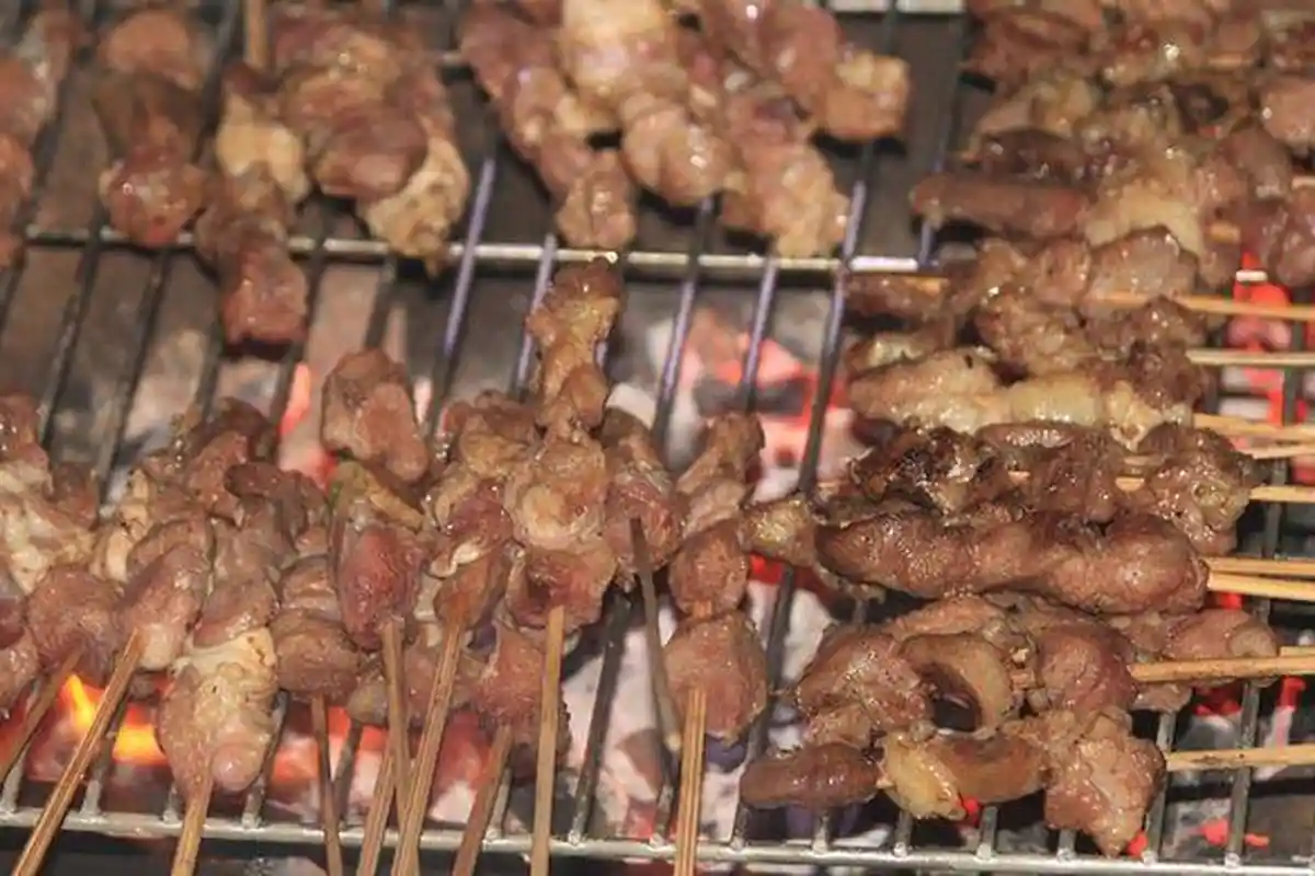 3 Cara Menyalakan Arang Bakaran dengan Mudah untuk Bakar Sate di Idul Adha