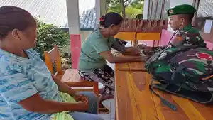 Jajaran-Kipam-II-Satgas-Pamtas-RI-RDTL-Sektor-Timur-Yonif-742SWY-menyelenggarakan-bakti-sosial.jpg