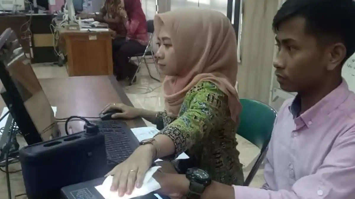 Pastikan Tak Ada WNA Yang Punya E-KTP, Dispendukcapil Gresik Perketat Pengajuan E-KTP dari WNA