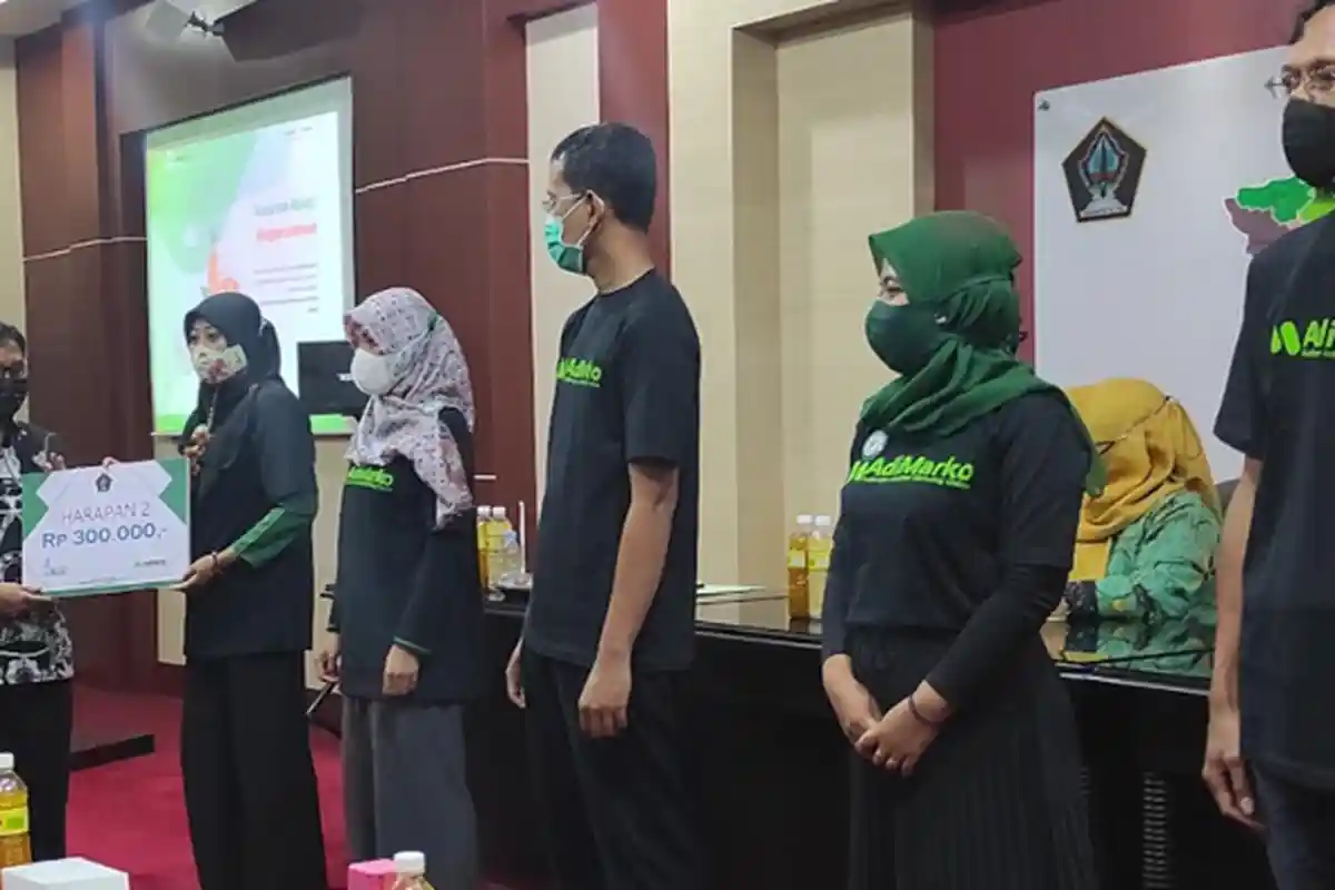 Pemkab Blitar Berharap 50 Peserta Adi Marko yang Sudah Diwisuda Bisa Kembangkan Pemasaran Online