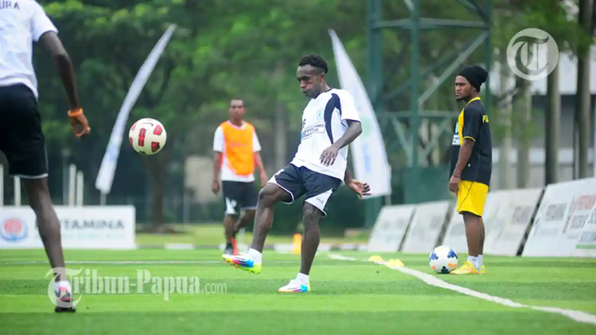 Ricky Kayame dan Elisa Basna, Kunci Persipura Patahkan Strategi Pendekar Cisadane