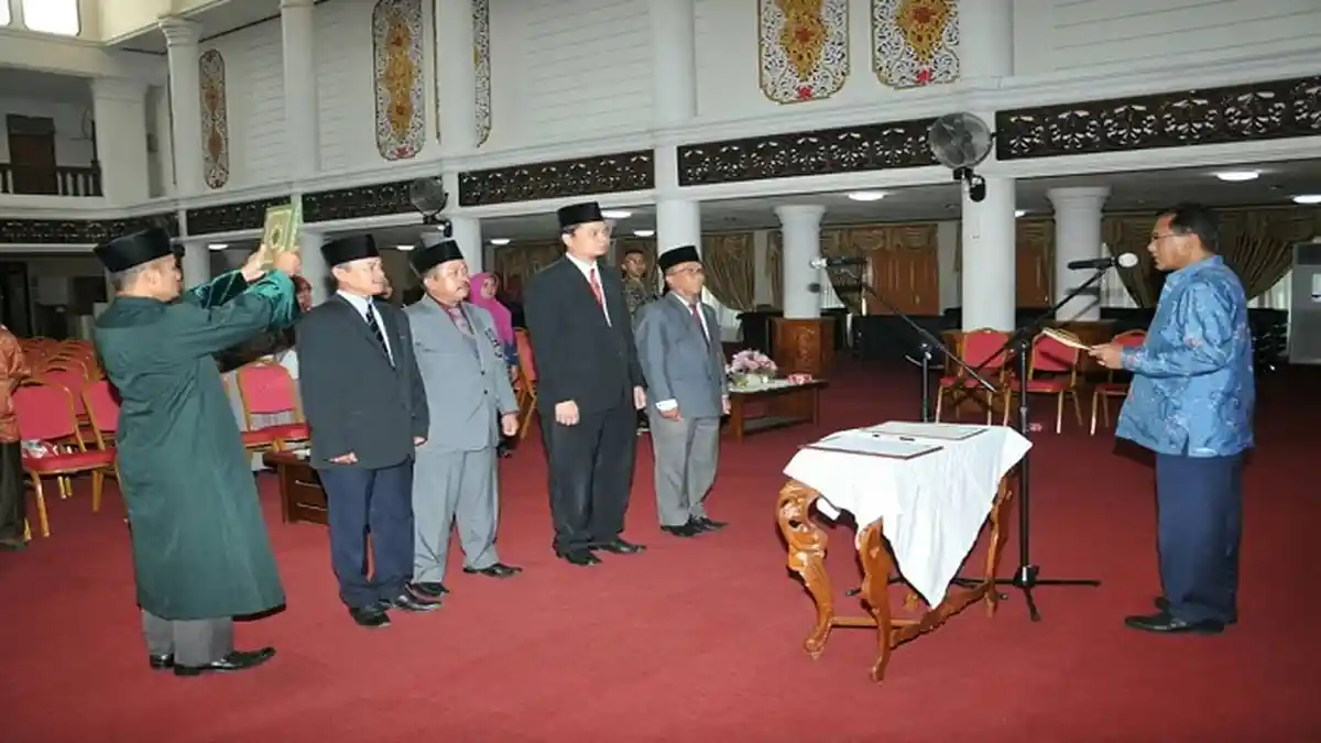 Dua Pejabat pada Biro Humas Sekretaris Daerah Provinsi Sumatera Barat Beralih Posisi