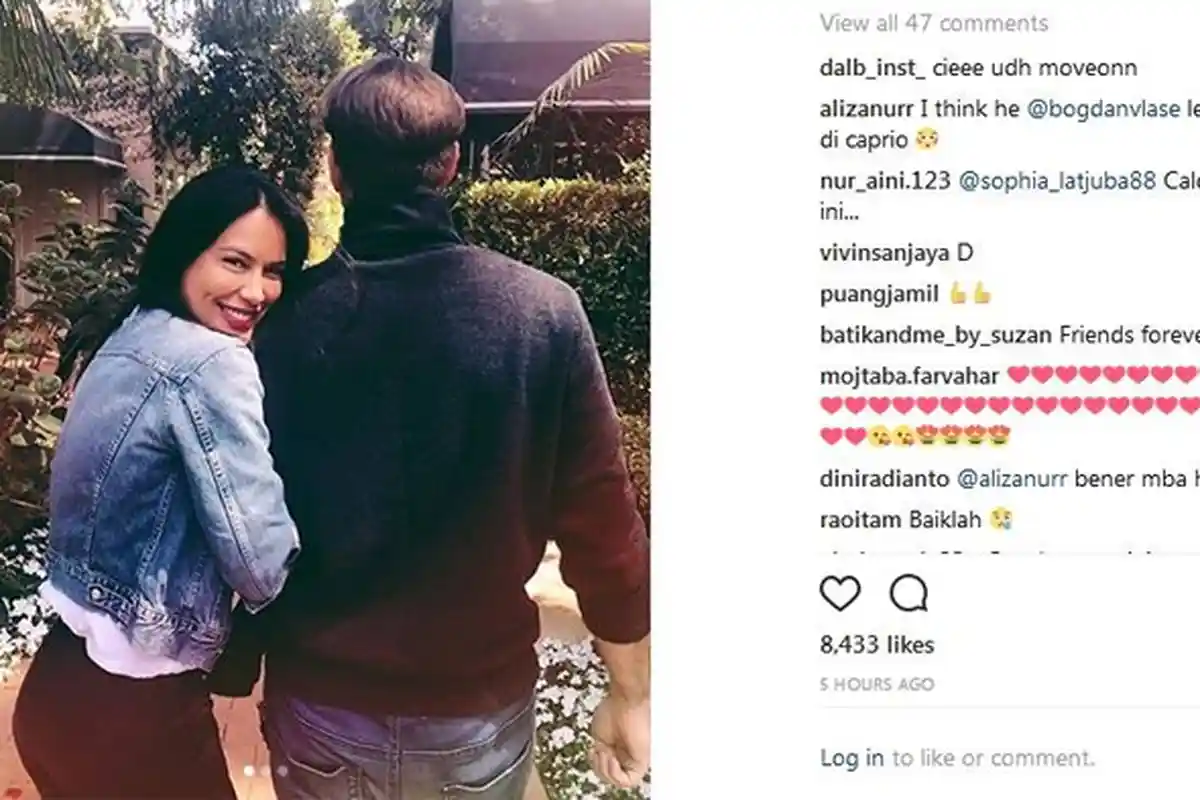 Akui Sudah Putus dari Ariel Noah, Sophia Latjuba Bahagia Gandeng Cowok Misterius Ini. Pacar Baru?