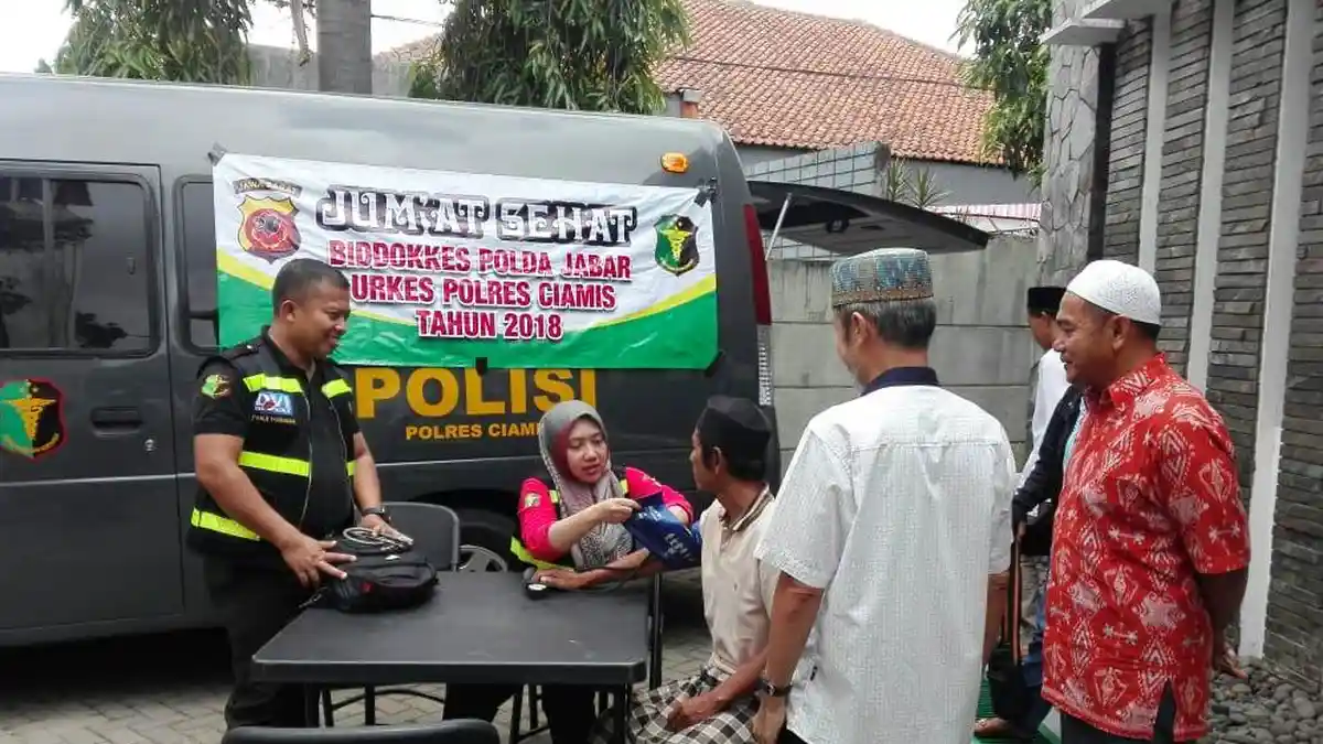 Jumat Sehat Polres Ciamis Gelar Pengobatan Gratis
