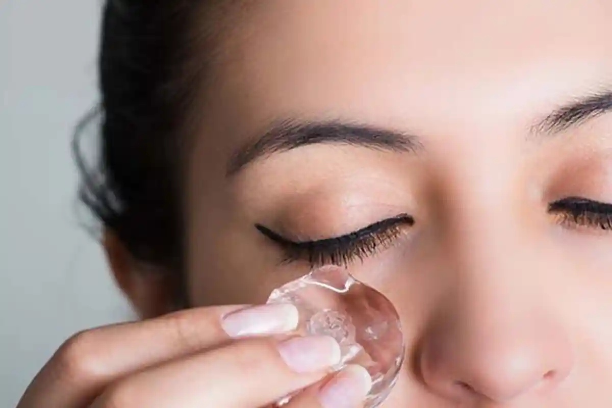 Cuma Pijat Wajah dengan Es Batu, Kulit Wajah Akan Tampak 10 Tahun Lebih Muda, Buktikan Sekarang!