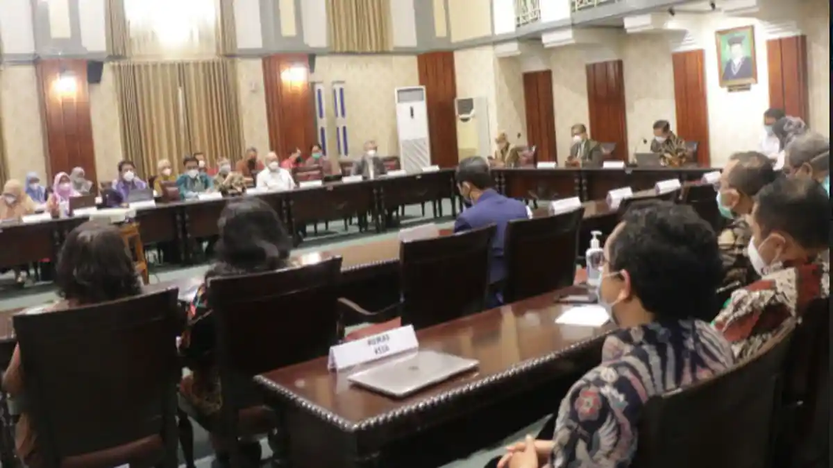 Fakultas Kedokteran UB Pelajari Academic Health System FK Unair