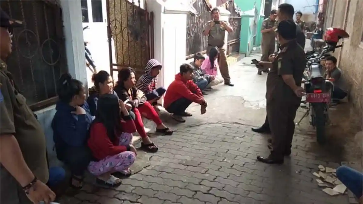Sedang Bermesraan, Tujuh Pasangan Tidak Sah Diamankan di Indekos Ciledug
